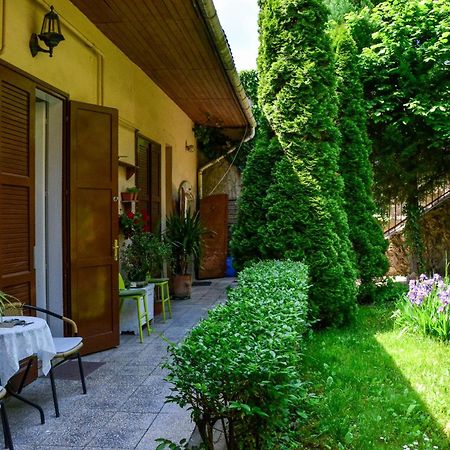 Afrodite Apartmanok Егер Екстериор снимка