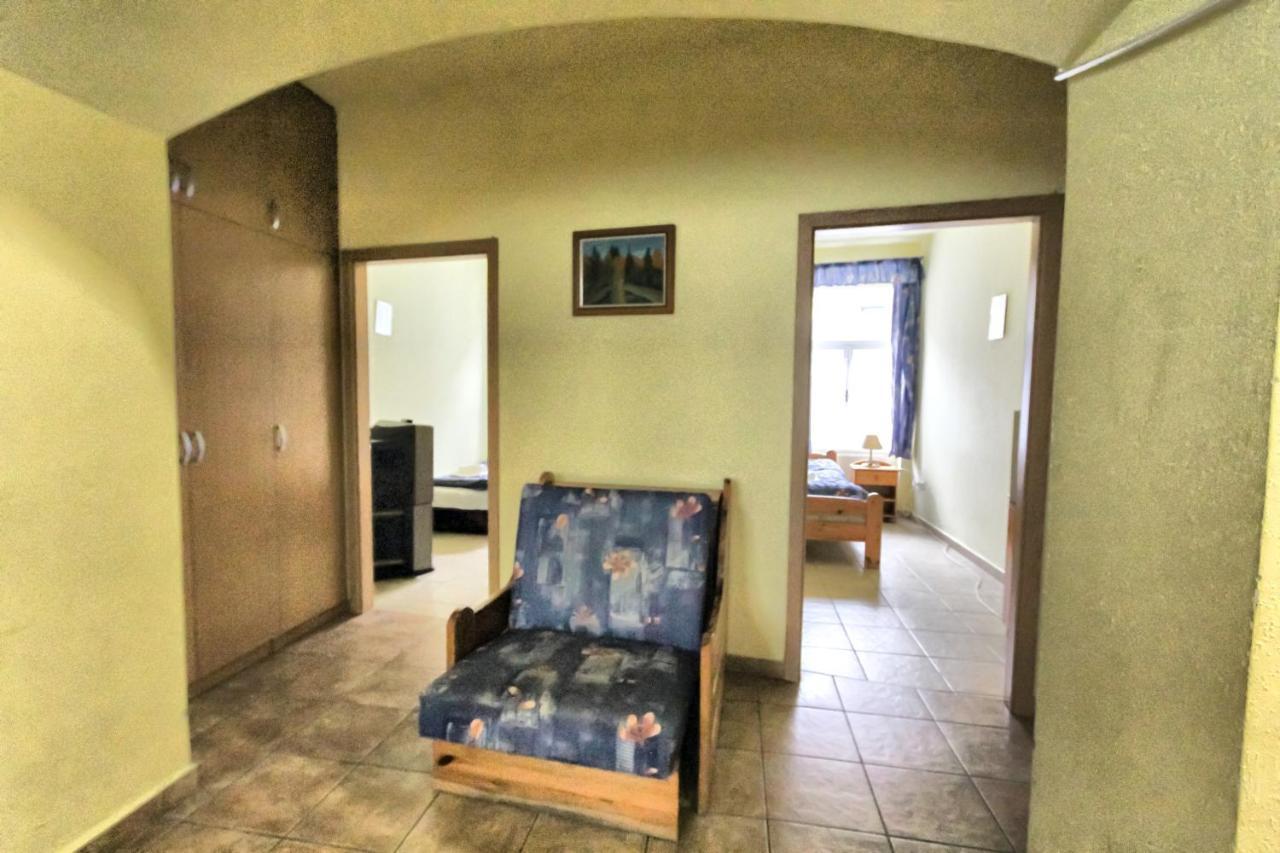 Afrodite Apartmanok Егер Екстериор снимка