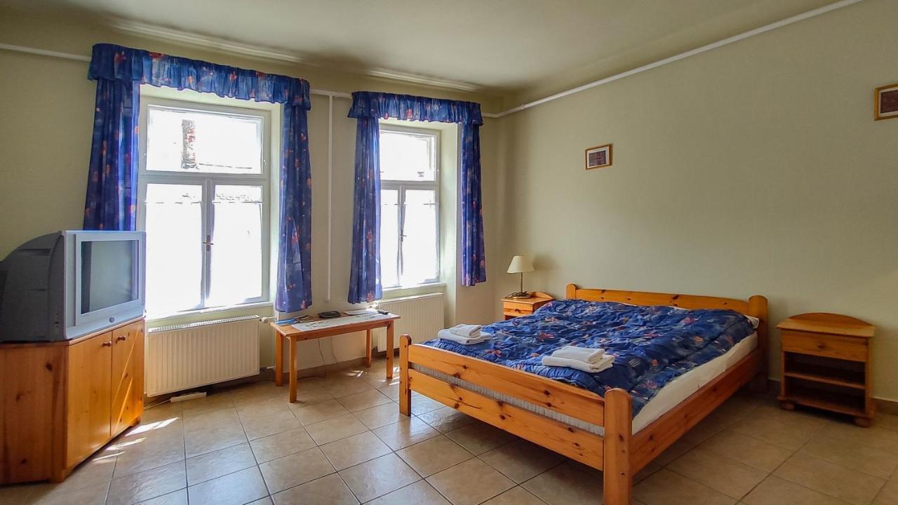 Afrodite Apartmanok Егер Екстериор снимка