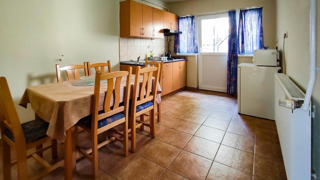 Afrodite Apartmanok Егер Екстериор снимка