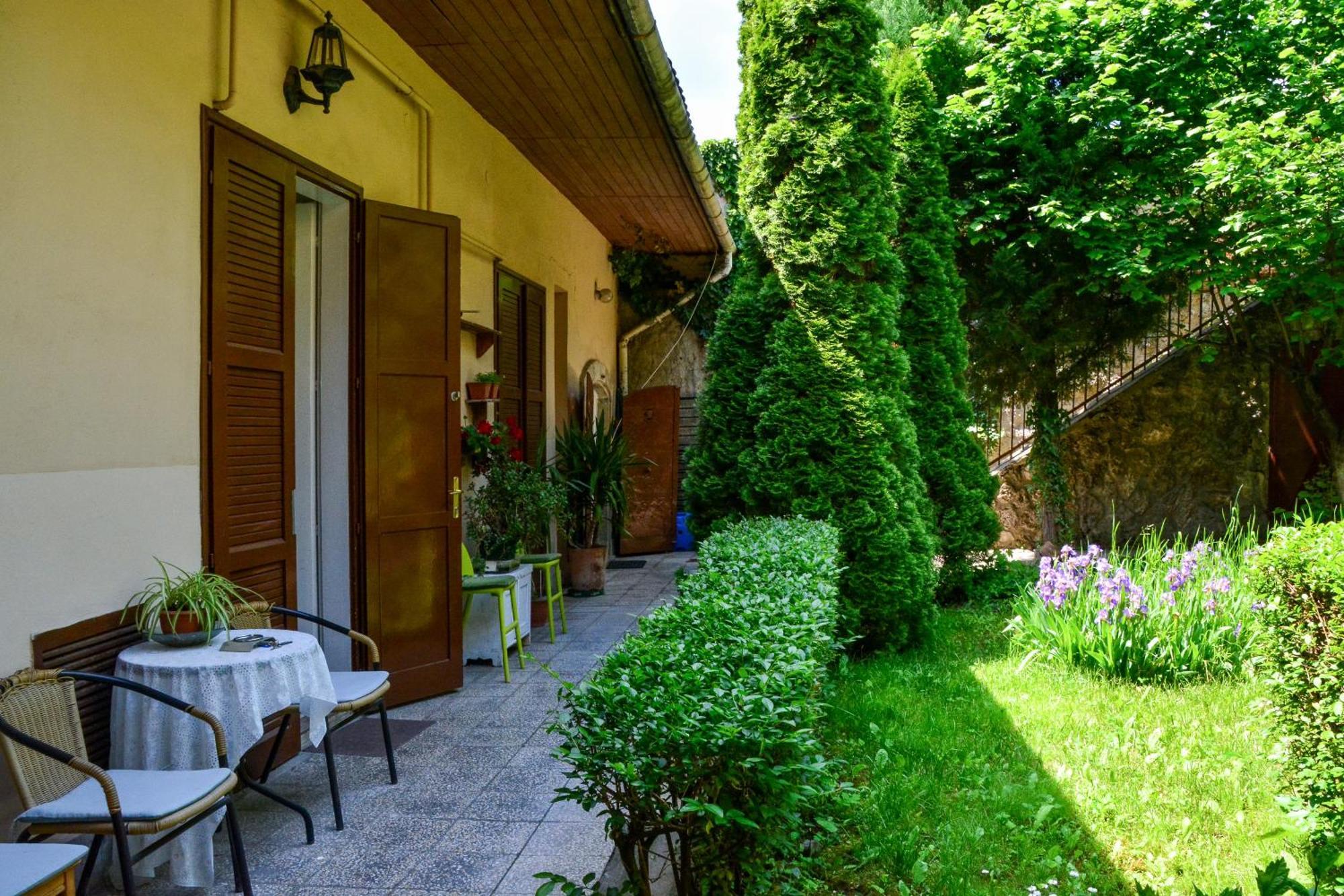 Afrodite Apartmanok Егер Екстериор снимка