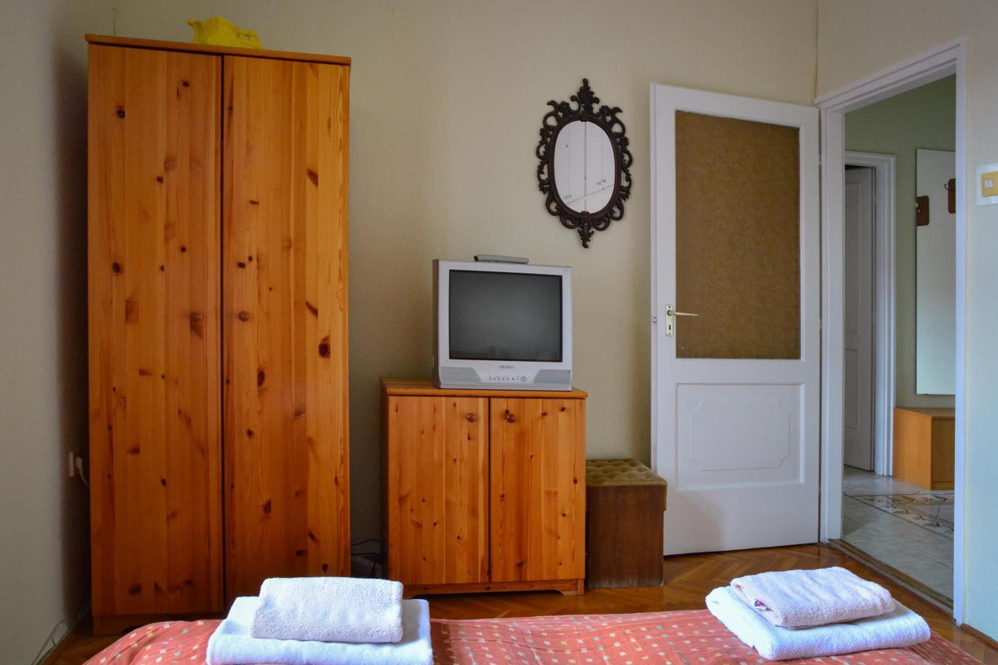 Afrodite Apartmanok Егер Екстериор снимка