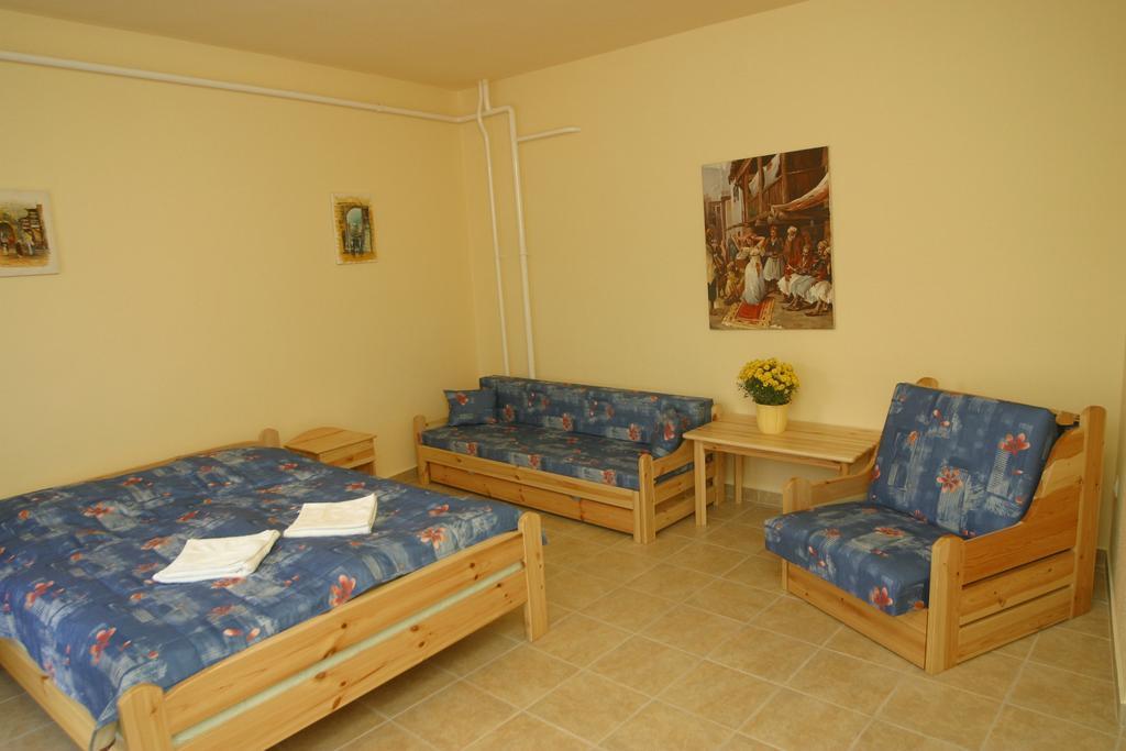Afrodite Apartmanok Егер Стая снимка