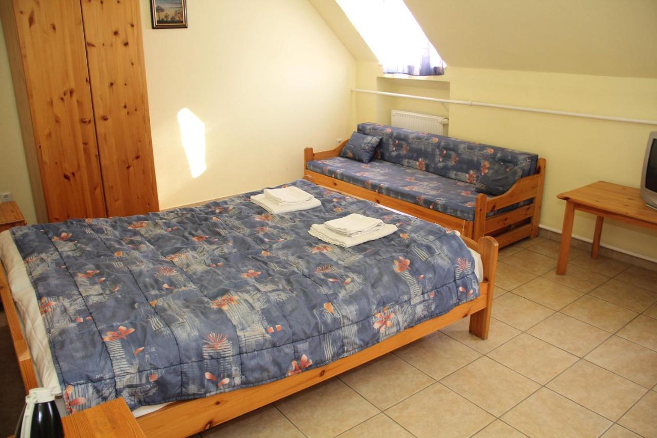 Afrodite Apartmanok Егер Екстериор снимка
